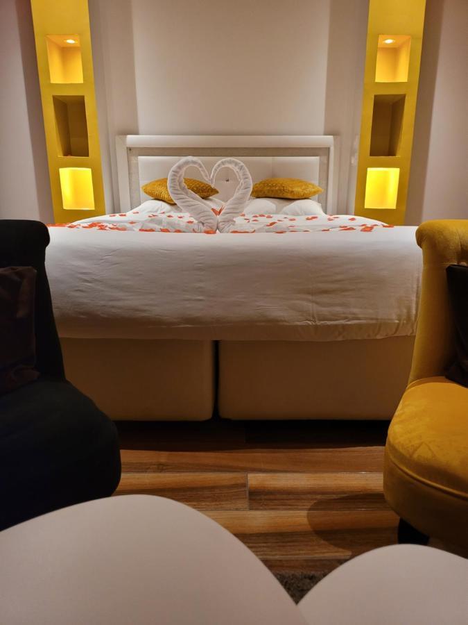 Spa Celyna Appartement Avec Jacuzzi Privatif リヨン エクステリア 写真
